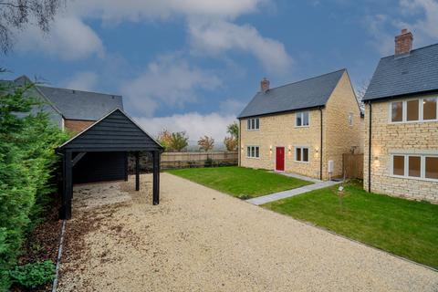 4 bedroom detached house for sale, High Street, Yardley Gobion, Northamptonshire NN12