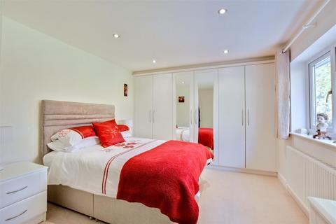 5 Birch Lea, Redhill, Nottingham, NG5 8LT