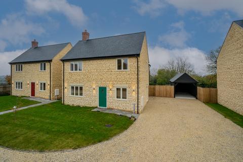 4 bedroom detached house for sale, High Street, Yardley Gobion, Northamptonshire NN12