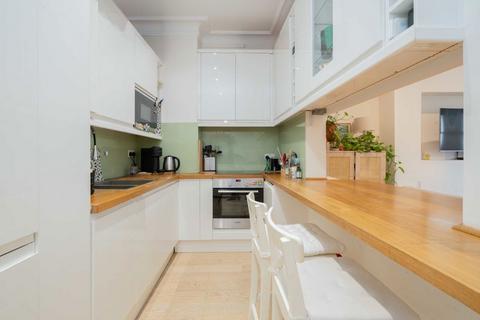 2 bedroom flat for sale, Fulham Road, London SW6