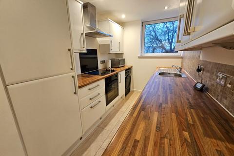 2 bedroom flat to rent, London Road, Tollcross