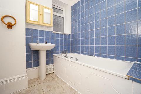 2 bedroom flat for sale, Pevensey Road, St. Leonards-On-Sea