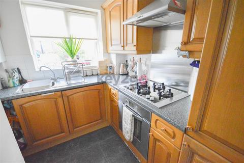 2 bedroom semi-detached house to rent, Gleadless View, Sheffield