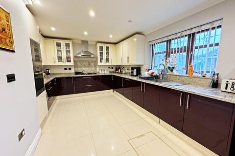 6 bedroom semi-detached house for sale, Carfax Road,  Hayes, UB3