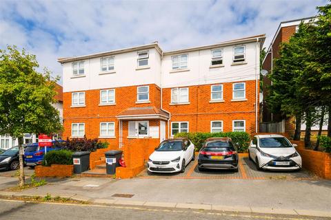 2 bedroom flat to rent, Wanstead Lane, Ilford, IG3