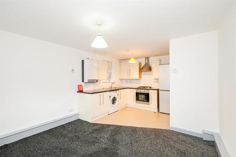 2 bedroom flat to rent, Wanstead Lane, Ilford, IG3