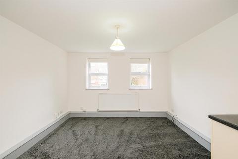 2 bedroom flat to rent, Wanstead Lane, Ilford, IG3