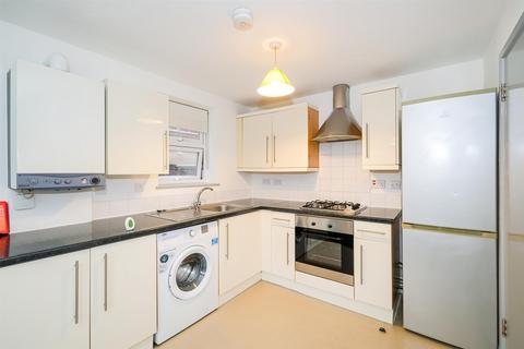 2 bedroom flat to rent, Wanstead Lane, Ilford, IG3