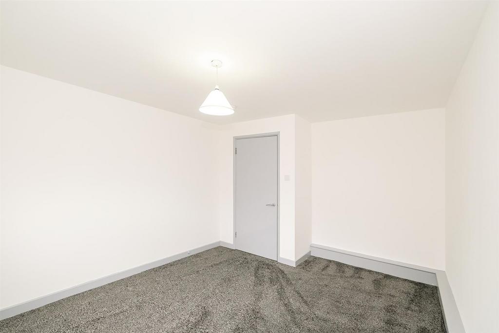 Flat 5, 188 Wanstead Lane-5 web.jpg
