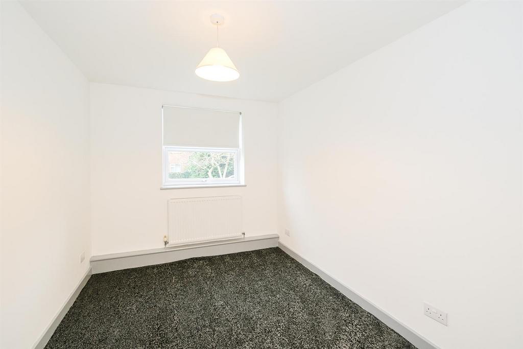 Flat 5, 188 Wanstead Lane-7 web.jpg