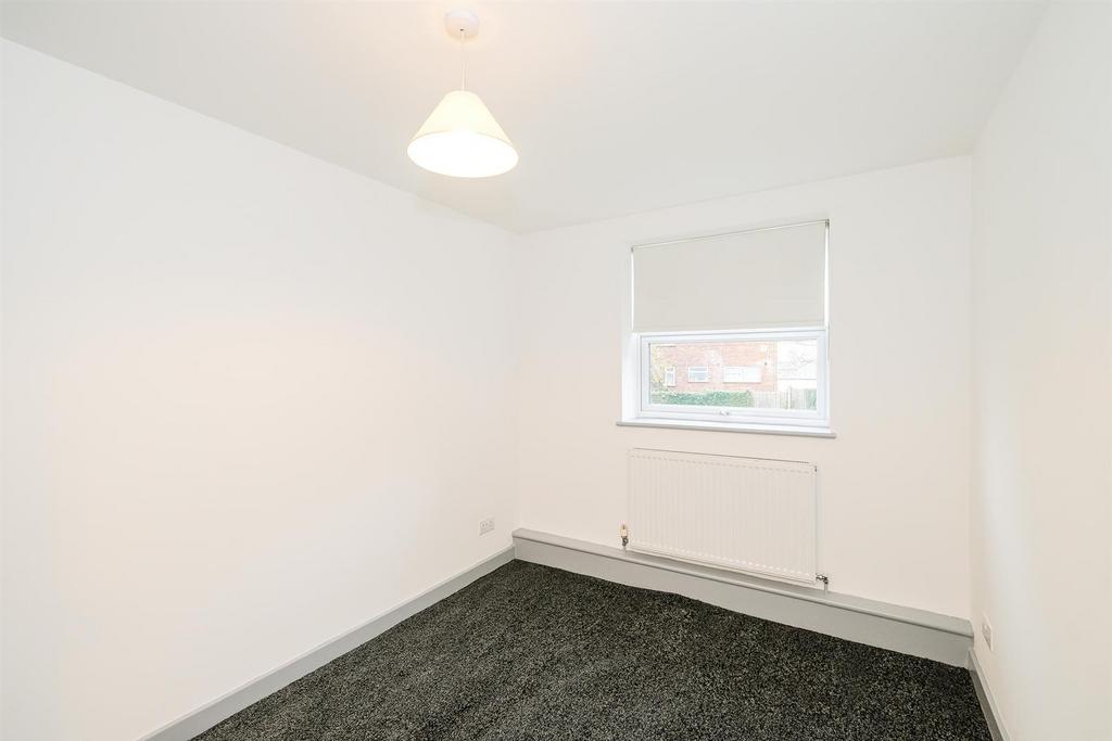 Flat 5, 188 Wanstead Lane-8 web.jpg