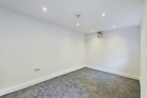 Studio to rent, Southgate Street, Gloucester