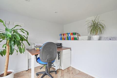 49 Hollythorpe Road, Sheffield, S8 9NF