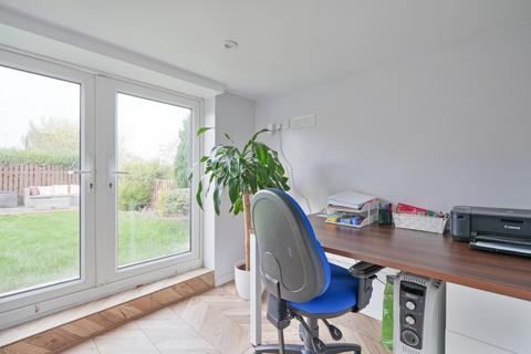 49 Hollythorpe Road, Sheffield, S8 9NF