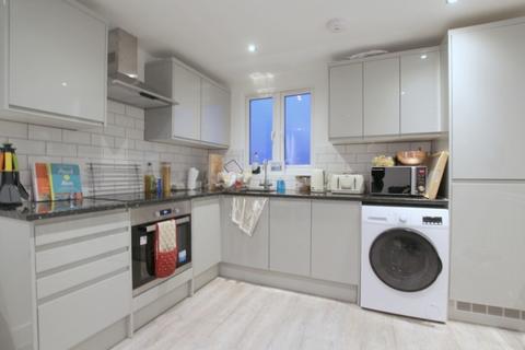 1 bedroom flat to rent, Upper Tooting Road, London SW17