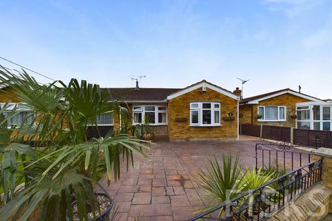 2 bedroom bungalow for sale, Nordland Road, Canvey Island, SS8