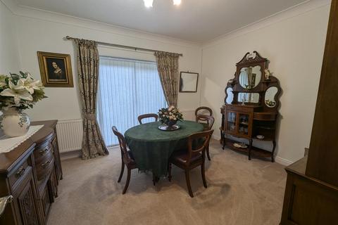 27 Draycote Crescent, Darlington, DL3 8DX