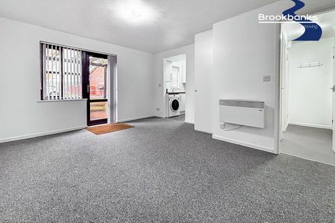 undefined, Sprucedale Close, Swanley, BR8