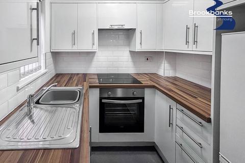 undefined, Sprucedale Close, Swanley, BR8