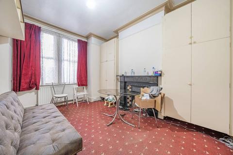 2 bedroom maisonette for sale, Avarn Road, Tooting, London, SW17