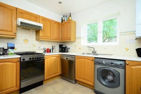 2 bedroom flat to rent, Radcliffe Square, Putney, London, SW15