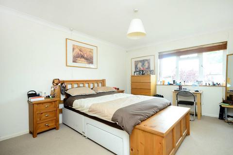 2 bedroom flat to rent, Radcliffe Square, Putney, London, SW15