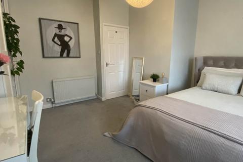 12 Charles Street, Royton, Oldham, OL2 5JN