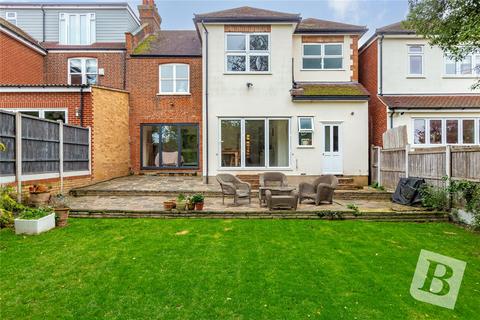 16 Deyncourt Gardens, Upminster, RM14 1DE