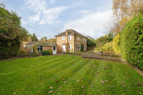 4 bedroom detached house for sale, Cheyne Close, Gerrards Cross, Buckinghamshire, SL9