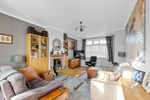 3 bedroom terraced house for sale, Wellington Road, Caterham CR3