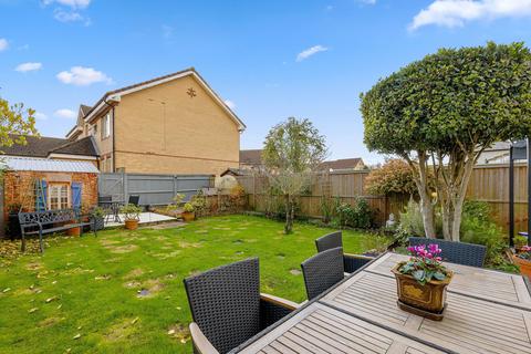 2 Wellington Road, Caterham, CR3 5NS