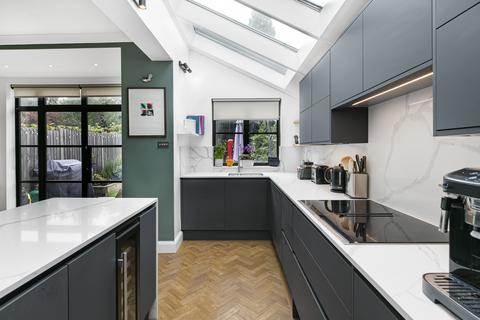 5 bedroom terraced house for sale, Crowborough Road, London, SW17