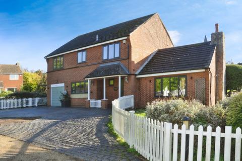 4 bedroom detached house for sale, Meadow Bank, Hatfield Peverel, Chelmsford, CM3