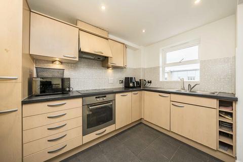 2 bedroom flat for sale, Primrose Place, Isleworth TW7