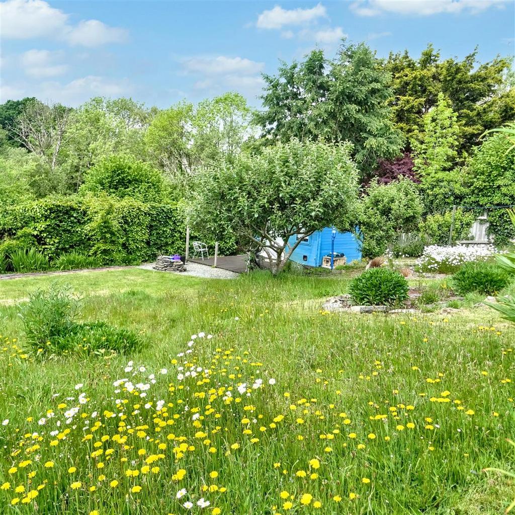 Bottom garden