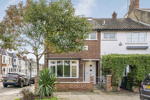 4 bedroom flat to rent, Glenbrook Road, London NW6