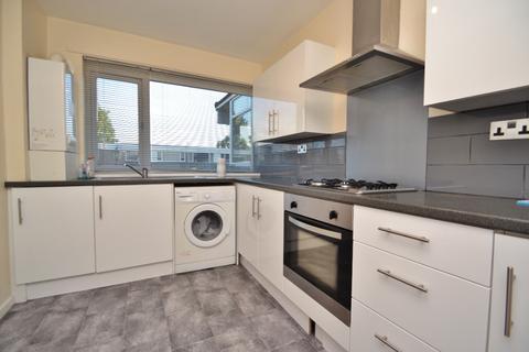 2 bedroom flat to rent, Lane End Court, Leeds LS17