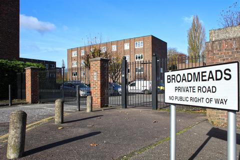 Studio for sale, Broadmeads, Ware