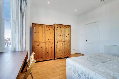 2 bedroom flat to rent, Kingwood Road, Fulham