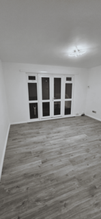 2 bedroom apartment to rent, Hurn Court Road, Hounslow, TW4