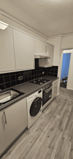 2 bedroom apartment to rent, Hurn Court Road, Hounslow, TW4