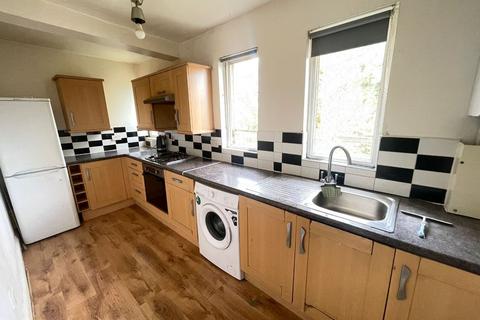 3 bedroom flat to rent, 34-36 Bickerton Road, London N19