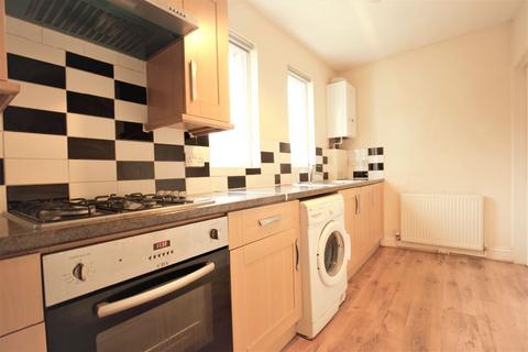 3 bedroom flat to rent, 34-36 Bickerton Road, London N19