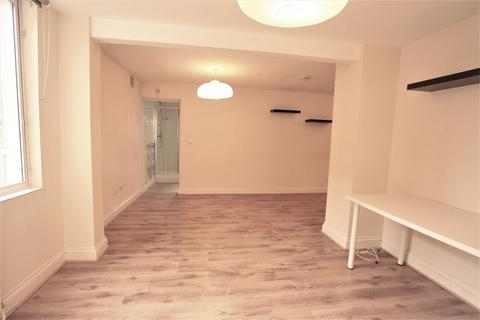 3 bedroom flat to rent, 34-36 Bickerton Road, London N19