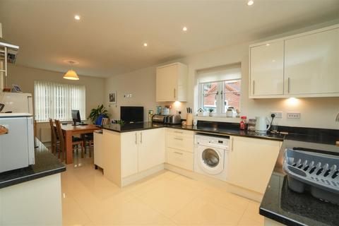 4 bedroom house to rent, Shepherds Mews, Long Street, Easingwold