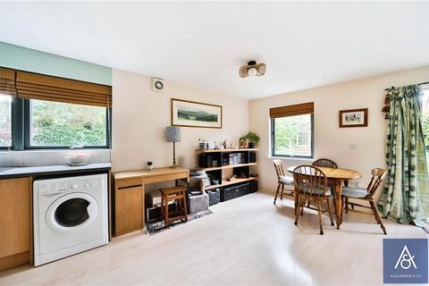 2 bedroom apartment for sale, Old Brewery Walk, Northamptonshire NN13