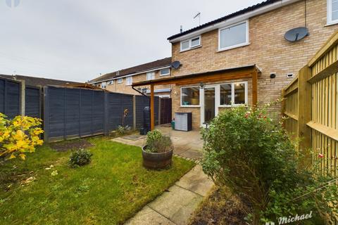 3 bedroom end of terrace house for sale, Slattenham Close, Aylesbury