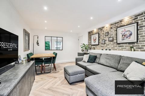 1 bedroom flat for sale, Loughton IG10