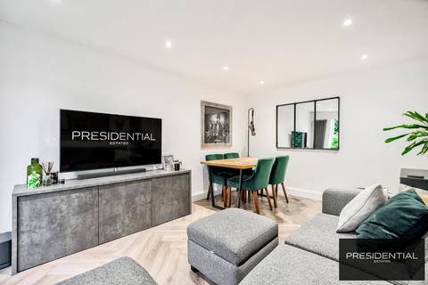 1 bedroom flat for sale, Loughton IG10