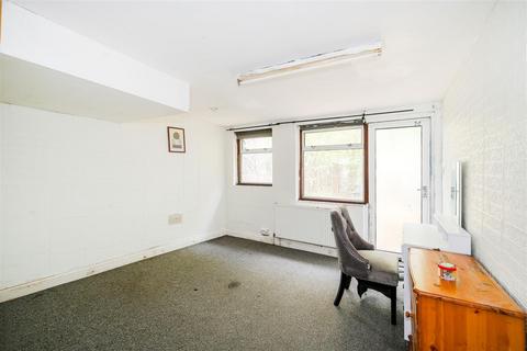 2 bedroom ground floor flat for sale, Maynard Road, Walthamstow